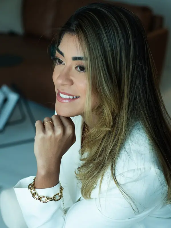 Dra. Thayná Braga, advogada trabalhista para Macaé